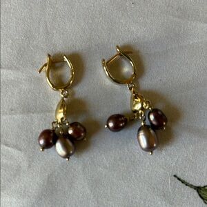 Elegant Gold and Pearl Drop Earrings